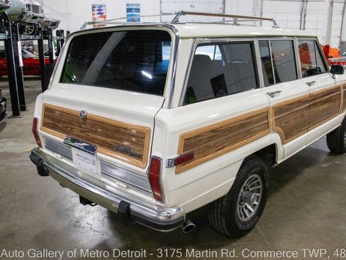 Used 1987 Jeep Grand Wagoneer AWD/4WD image 16