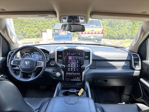 Used 2019 RAM 1500 Laramie AWD/4WD image 13