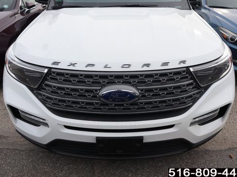 Used 2022 Ford Explorer XLT w/ Equipment Group 202A image 7