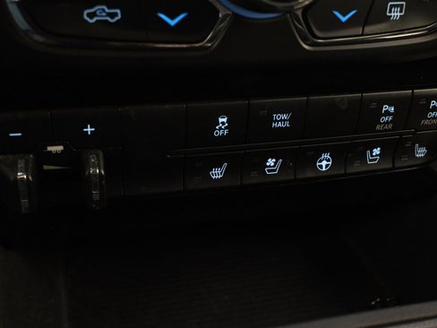 Used 2018 RAM 2500 Laramie w/ Sport Appearance Group image 31