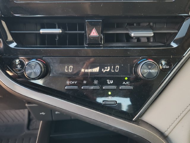 Used 2024 Toyota Camry SE w/ Cold Weather Package FWD image 17