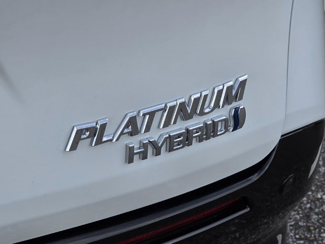 Used 2024 Toyota Sienna Platinum AWD/4WD image 36