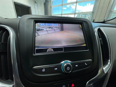 Used 2022 Chevrolet Equinox LT FWD image 18
