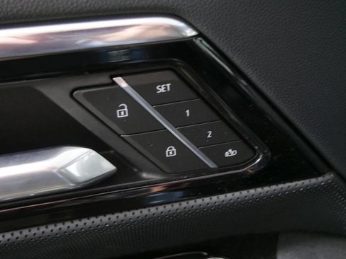 Used 2025 GMC Sierra EV Denali AWD/4WD image 16