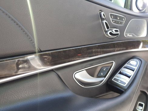 Used 2017 Mercedes-Benz S 550 4MATIC Sedan image 30