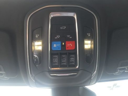 Used 2025 Jeep Grand Cherokee L Limited AWD/4WD image 37