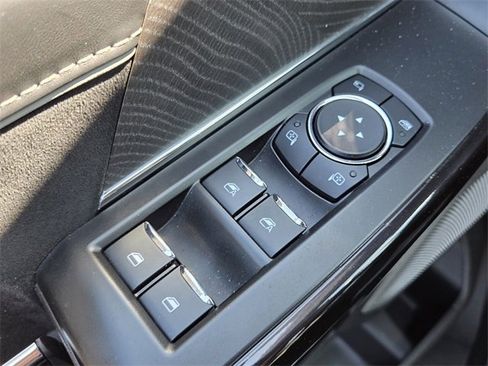 Used 2024 Ford F150 Lightning Platinum image 33