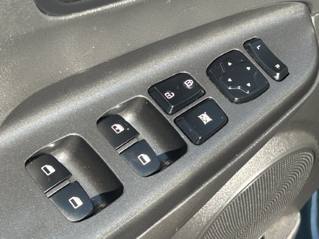 Used 2021 Hyundai Kona SE FWD image 23