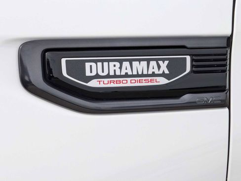 Used 2024 GMC Sierra 1500 AT4 w/ Technology Package image 12