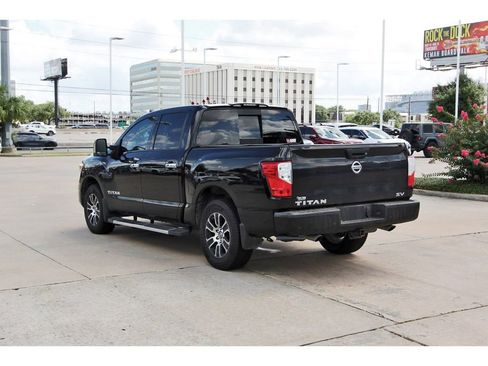 Used 2021 Nissan Titan SV w/ SV Convenience Package RWD image 5