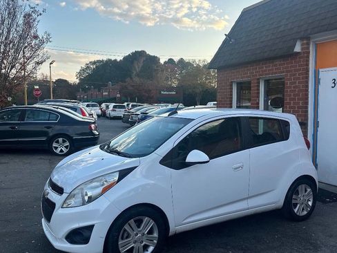 Used 2015 Chevrolet Spark LT image 4