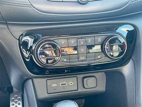 Used 2023 Buick Encore GX Select w/ Sport Touring Package image 16