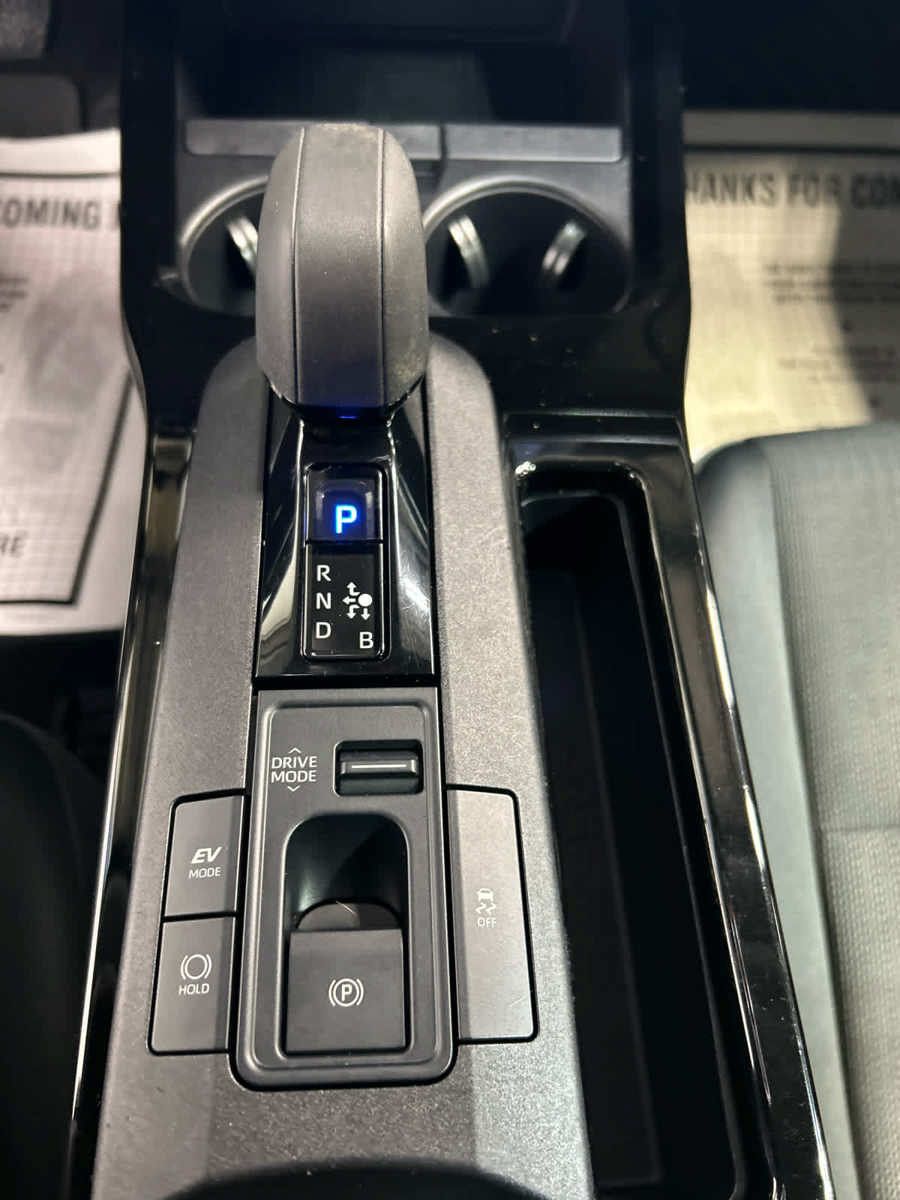 Used 2023 Toyota Prius LE FWD image 6