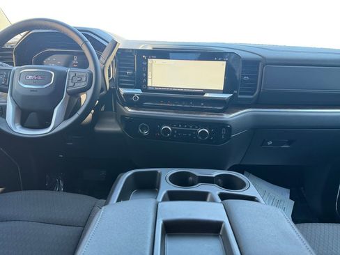 Used 2024 GMC Sierra 1500 Elevation image 11