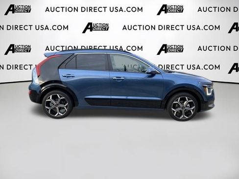 Used 2023 Kia Niro SX Touring image 22