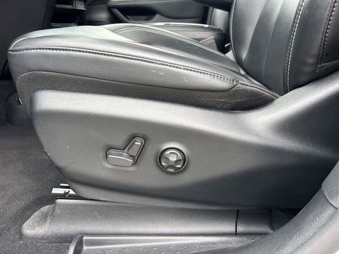 Used 2023 Chrysler Pacifica Touring-L w/ S Appearance Package FWD image 30