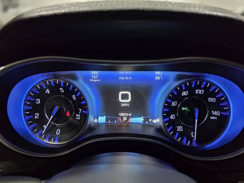 Used 2016 Chrysler 300 Limited AWD/4WD image 38