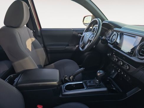 Certified 2019 Toyota Tacoma TRD Sport image 15