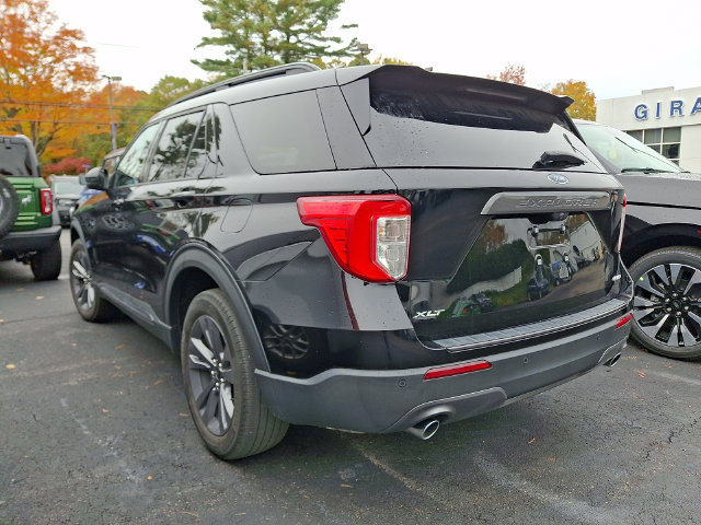 Used 2022 Ford Explorer XLT w/ Equipment Group 202A AWD/4WD image 3