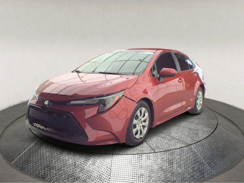 Used 2021 Toyota Corolla LE FWD image 3
