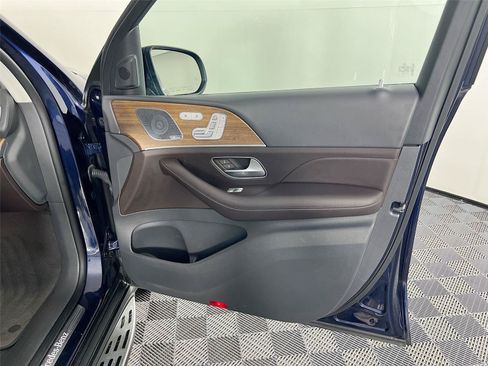 Used 2020 Mercedes-Benz GLS 450 4MATIC image 30