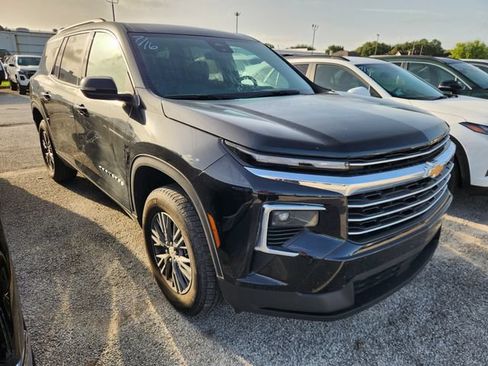Used 2026 Chevrolet Traverse LT AWD/4WD image 1