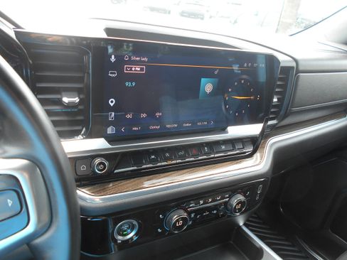Used 2023 Chevrolet Silverado 1500 LT AWD/4WD image 11