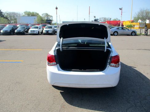 Used 2016 Chevrolet Cruze LT image 6