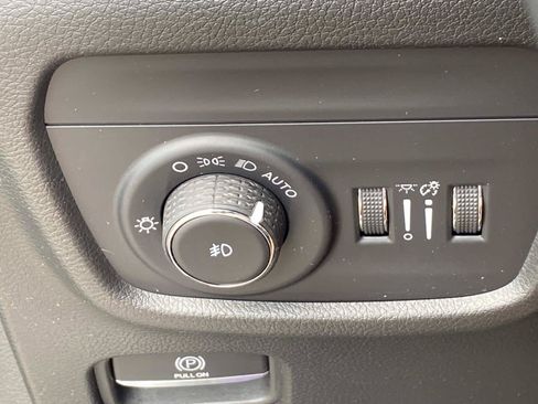 Certified 2023 Jeep Grand Cherokee Overland AWD/4WD image 21