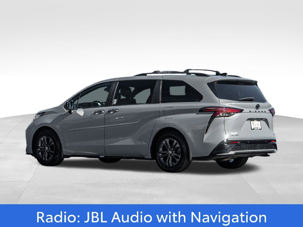 Used 2025 Toyota Sienna XSE w/ XSE Plus Package AWD/4WD image 5