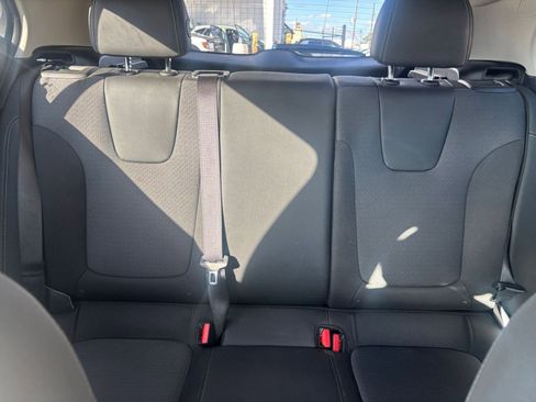 Used 2025 Buick Encore GX Preferred image 37