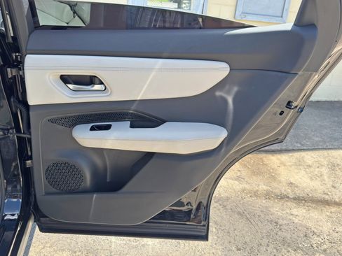 Used 2023 Nissan Ariya FWD image 39