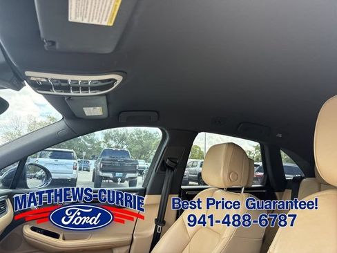 Used 2018 Porsche Macan AWD/4WD image 11