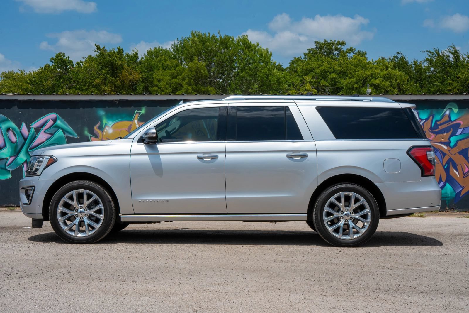 Used 2018 Ford Expedition Max Platinum AWD/4WD image 6