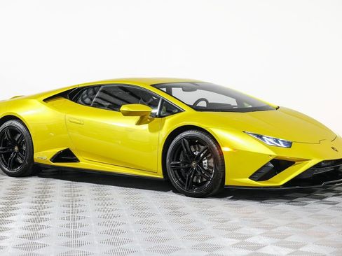 Used 2020 Lamborghini Huracan EVO image 4
