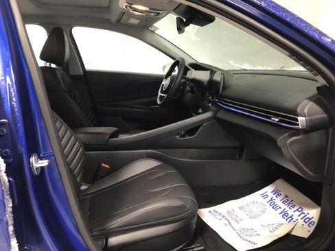 Used 2023 Hyundai Elantra Limited image 12