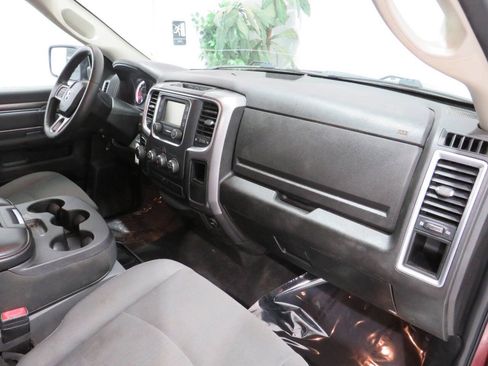 Used 2021 RAM 1500 Classic SLT RWD image 9