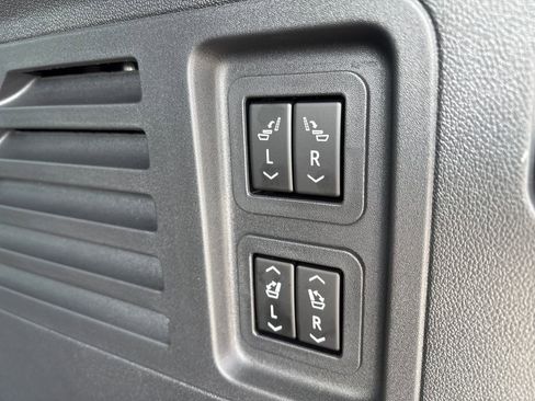 New 2026 GMC Acadia Denali Ultimate w/ LPO, Floor Liner Package AWD/4WD image 47