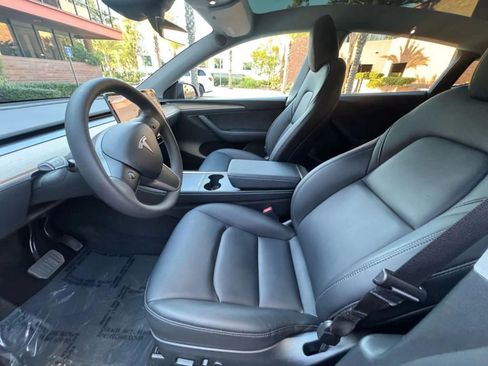 Used 2024 Tesla Model Y Long Range AWD/4WD image 13