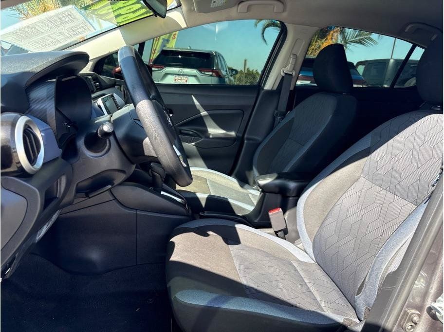 Used 2024 Nissan Versa SV FWD image 9