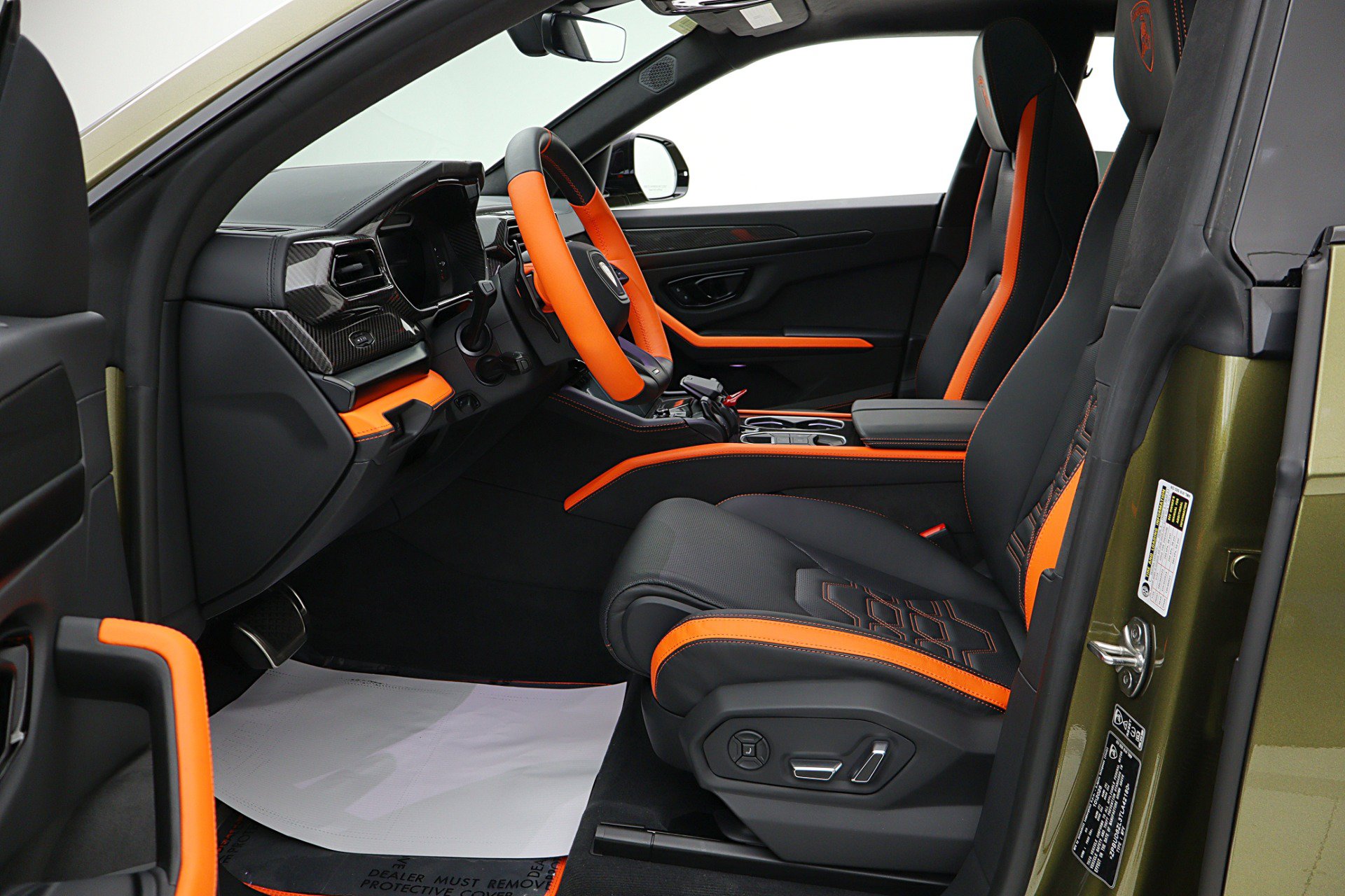 Used 2026 Lamborghini Urus SE AWD/4WD image 33
