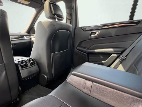 Used 2014 Mercedes-Benz E 350 4MATIC Sedan image 17