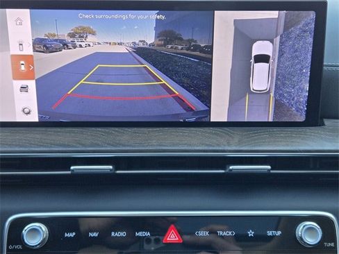 Used 2025 Genesis GV80 3.5T Prestige image 12