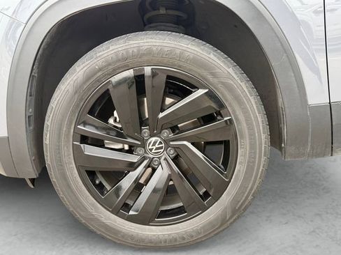 Used 2022 Volkswagen Atlas Cross Sport SE image 23