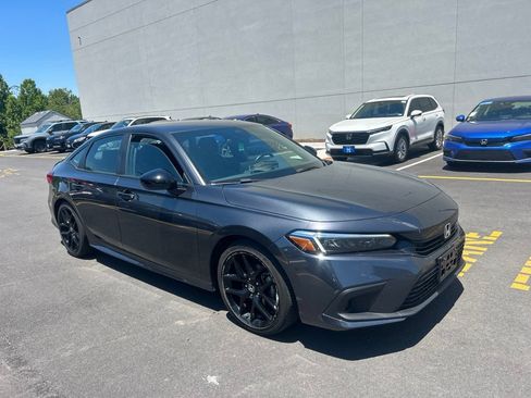 Used 2024 Honda Civic Sport image 2