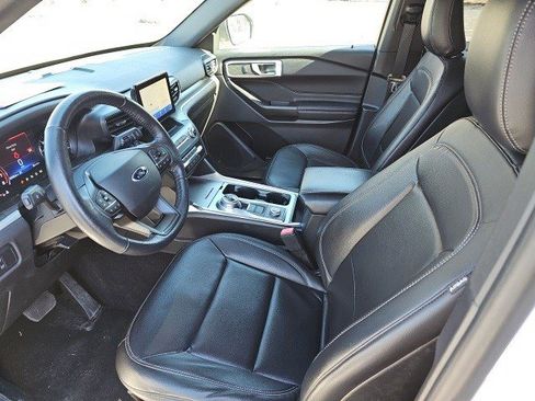 Used 2020 Ford Explorer XLT w/ Equipment Group 202A image 19