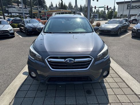 Used 2018 Subaru Outback 2.5i Premium AWD/4WD image 3