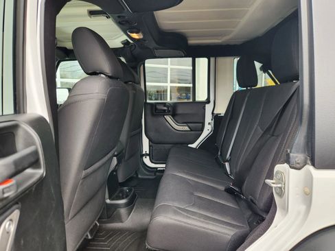 Used 2018 Jeep Wrangler Unlimited Sport S image 36