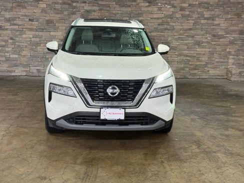 Used 2021 Nissan Rogue SV w/ Premium Package FWD image 2