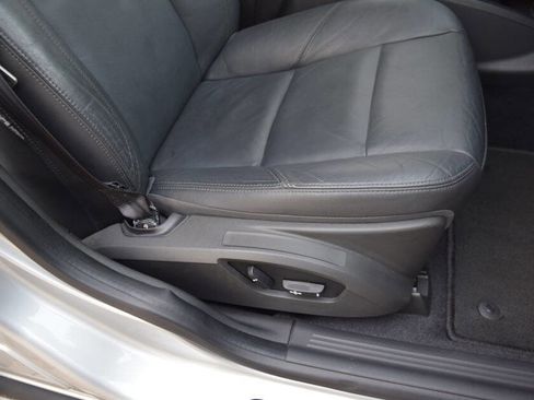 Used 2011 Volvo V50 T5 image 54